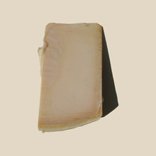 Cargar imagen en el visor de la galería, Queso Parmigiano-Reggiano DOP 18 meses (1 kg.aprox) - Bottega
